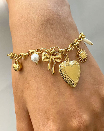 Gold_Heart_Locket_Charm_Bracelet_4