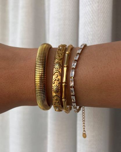 Gold_Helix_Curve_Bangle_3