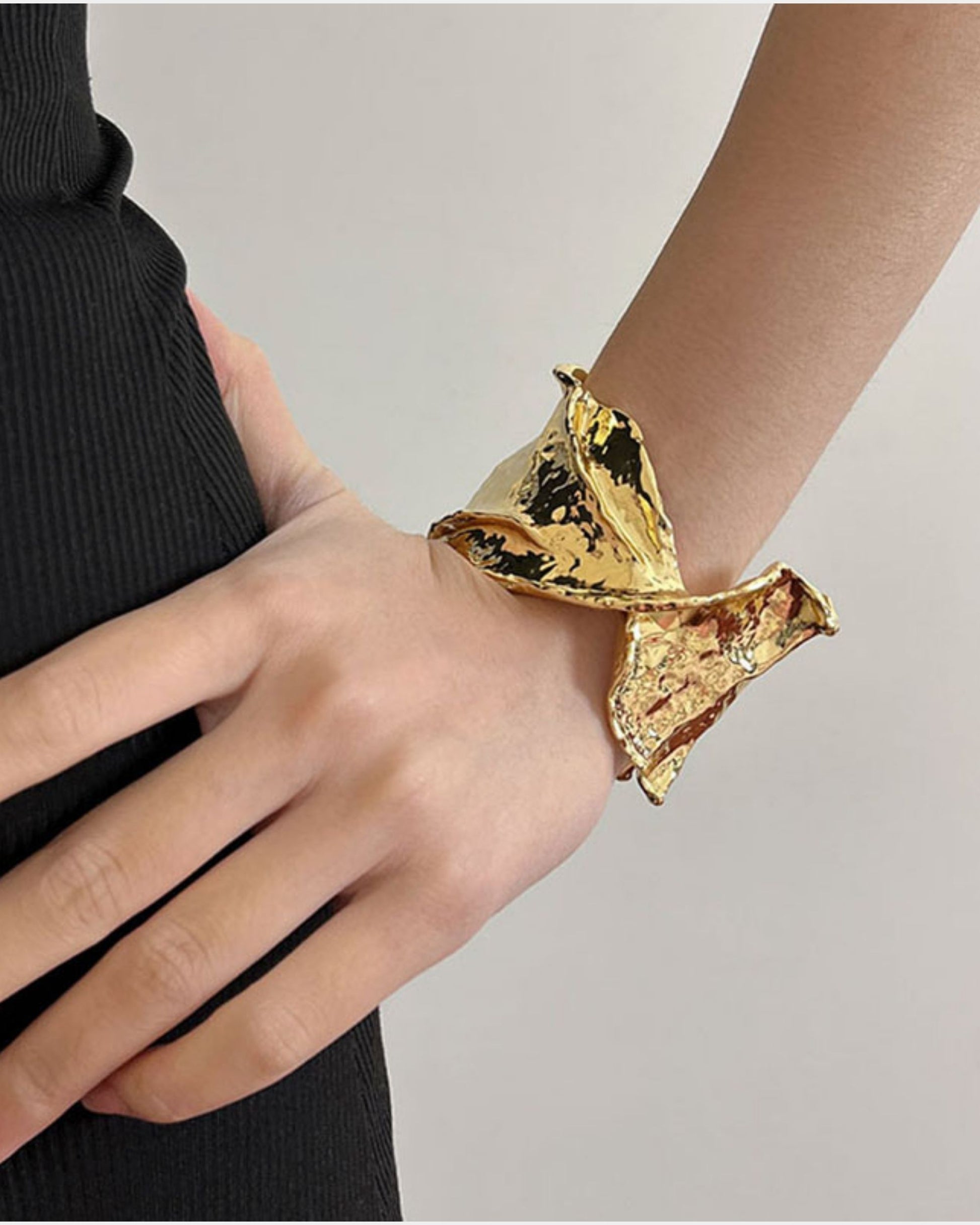 Gold_Lava_Fern_Bangle_2