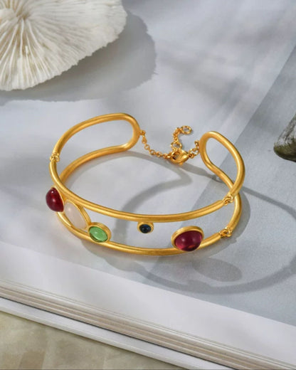 Gold_Livia_Orbit_Bangle_1