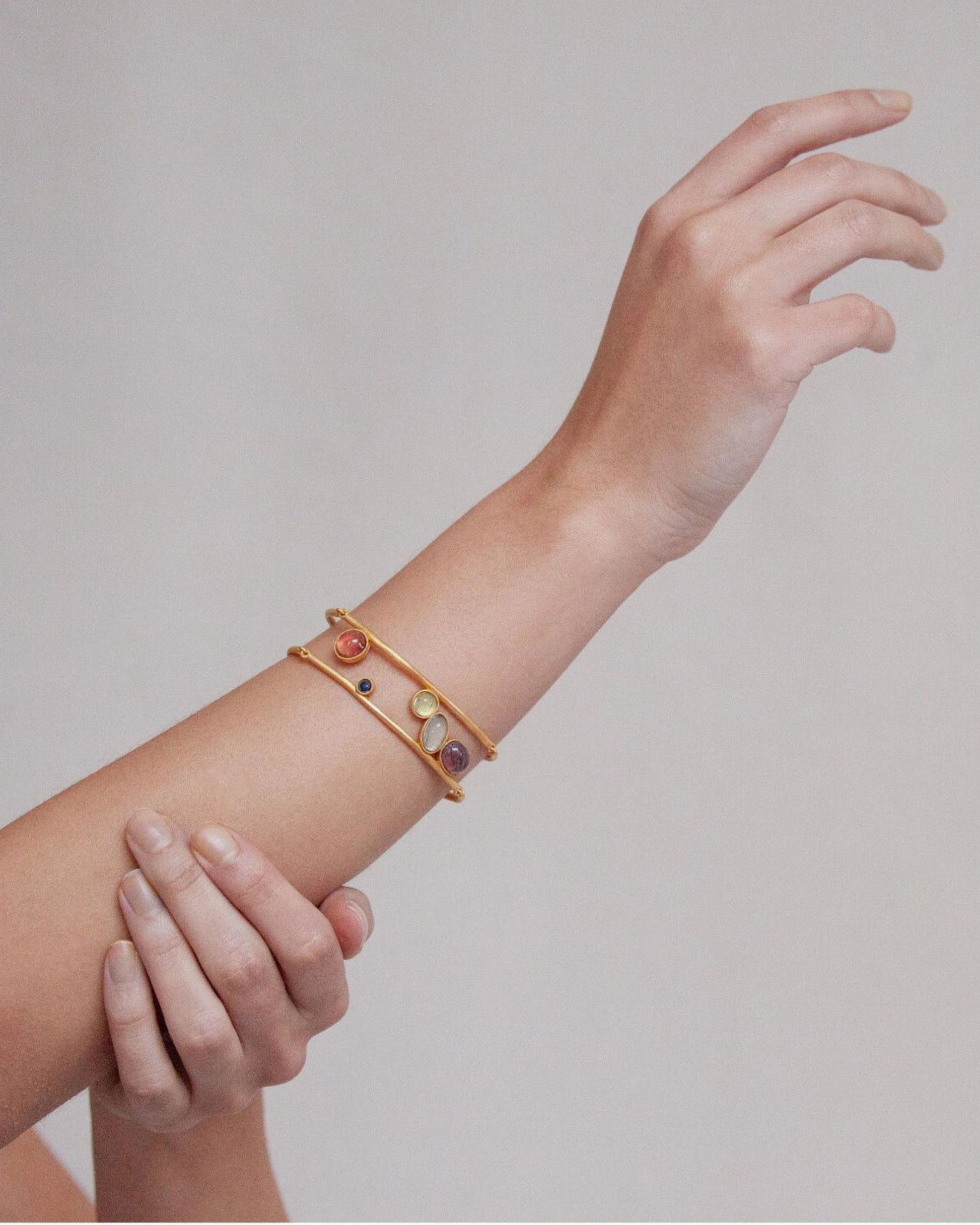 Gold_Livia_Orbit_Bangle_5