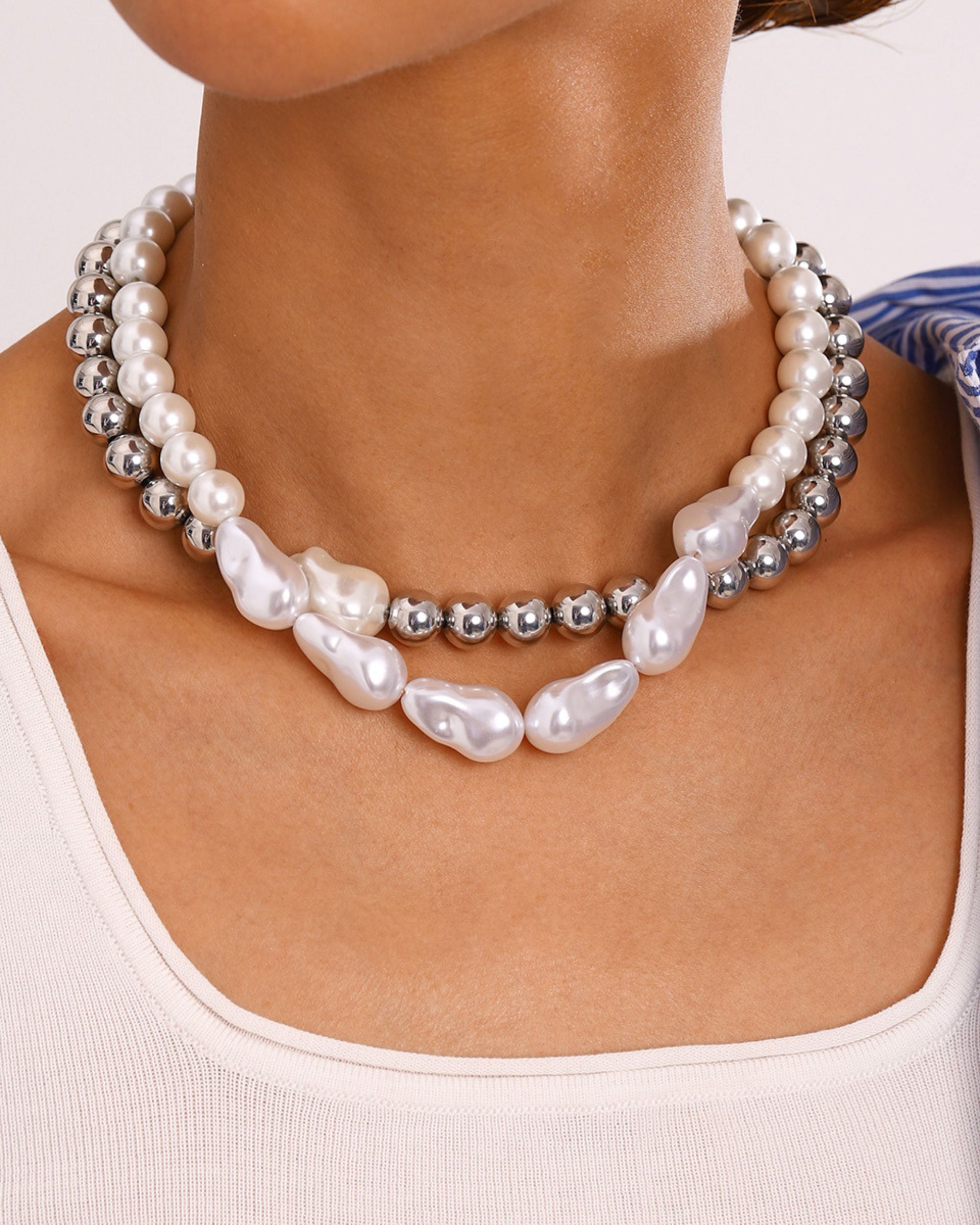 Gold_Margit_Pearl_Necklace_4