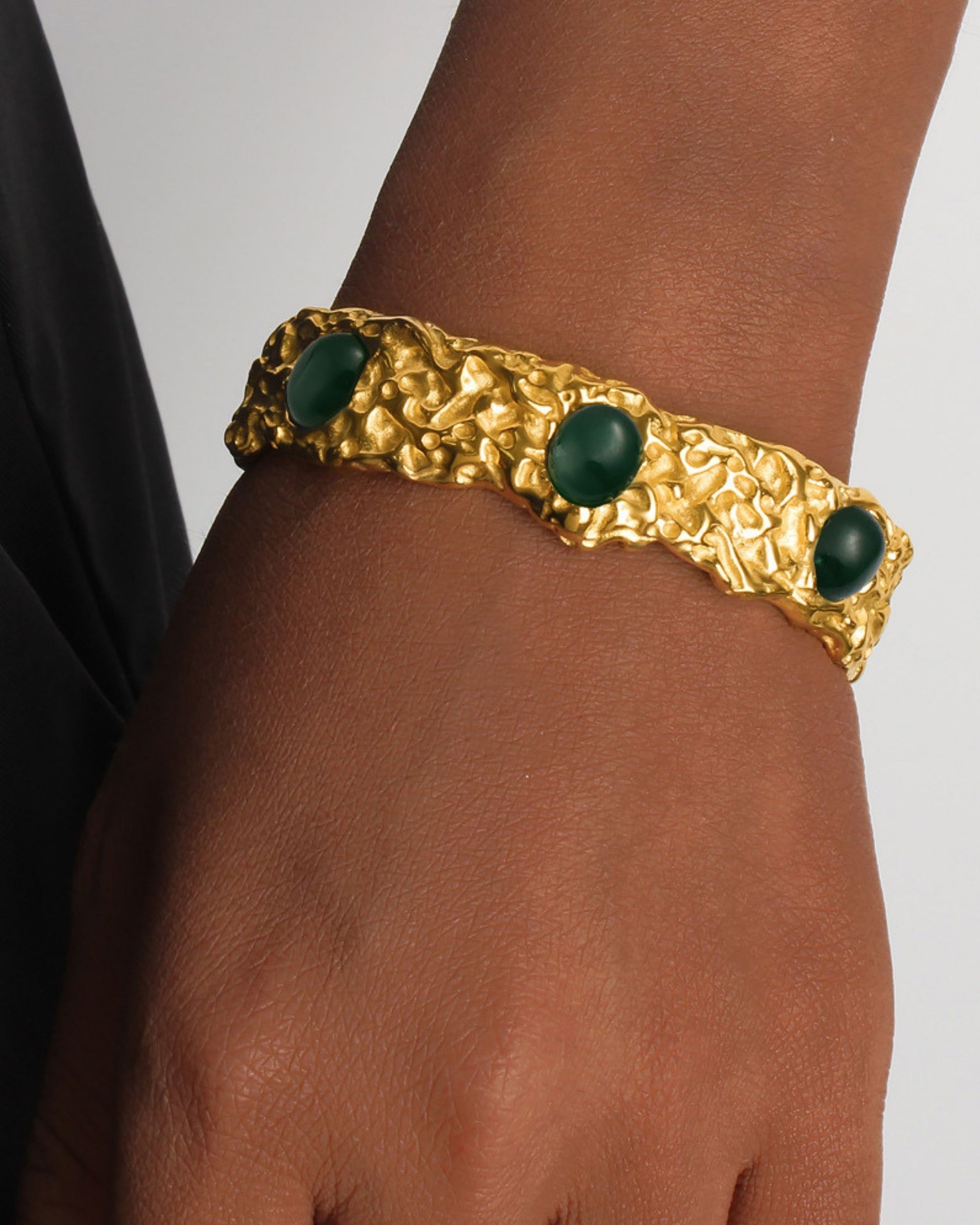 Gold_Mosslight_Bangle_2