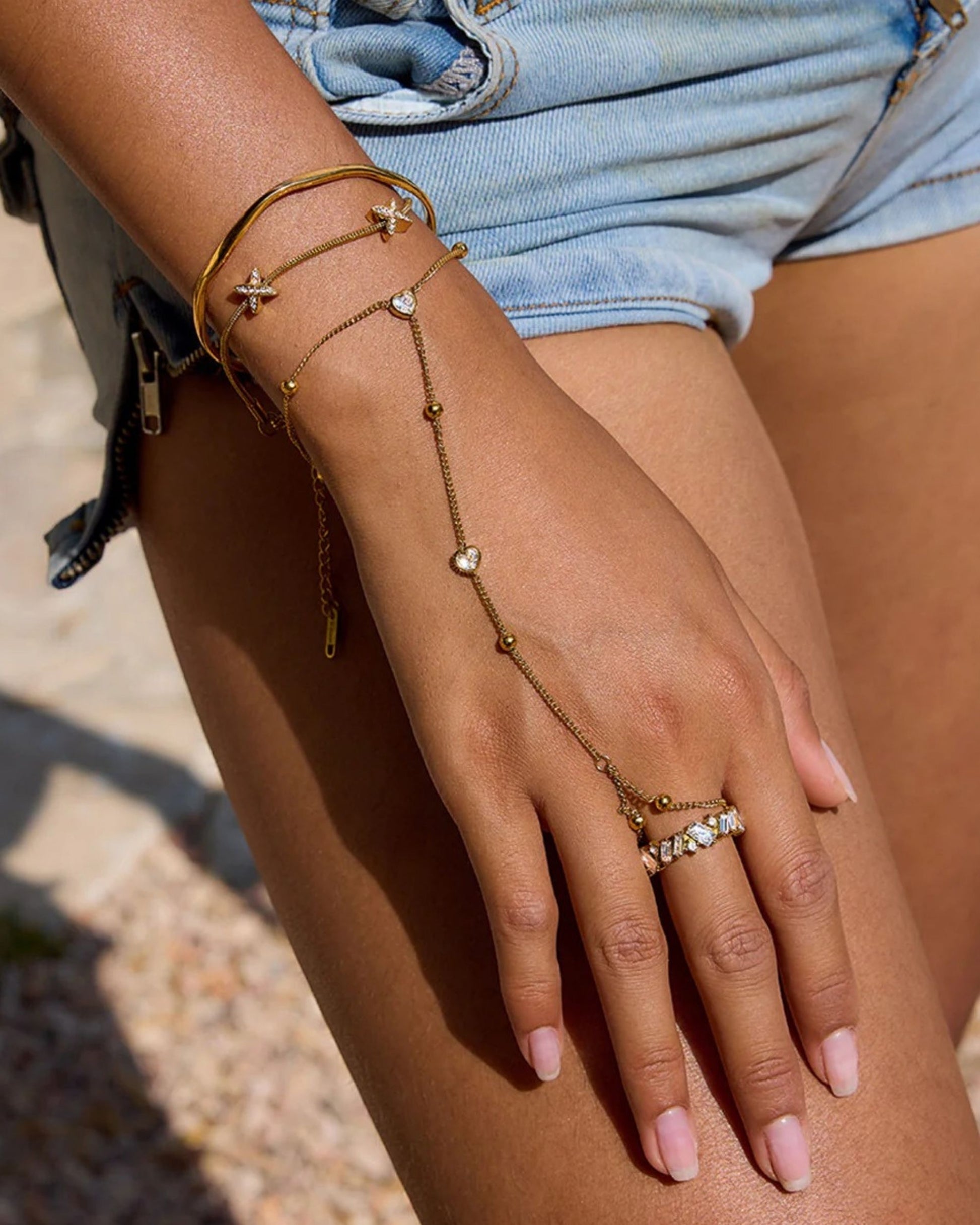 Gold_Nora_Flow_Bangle_4