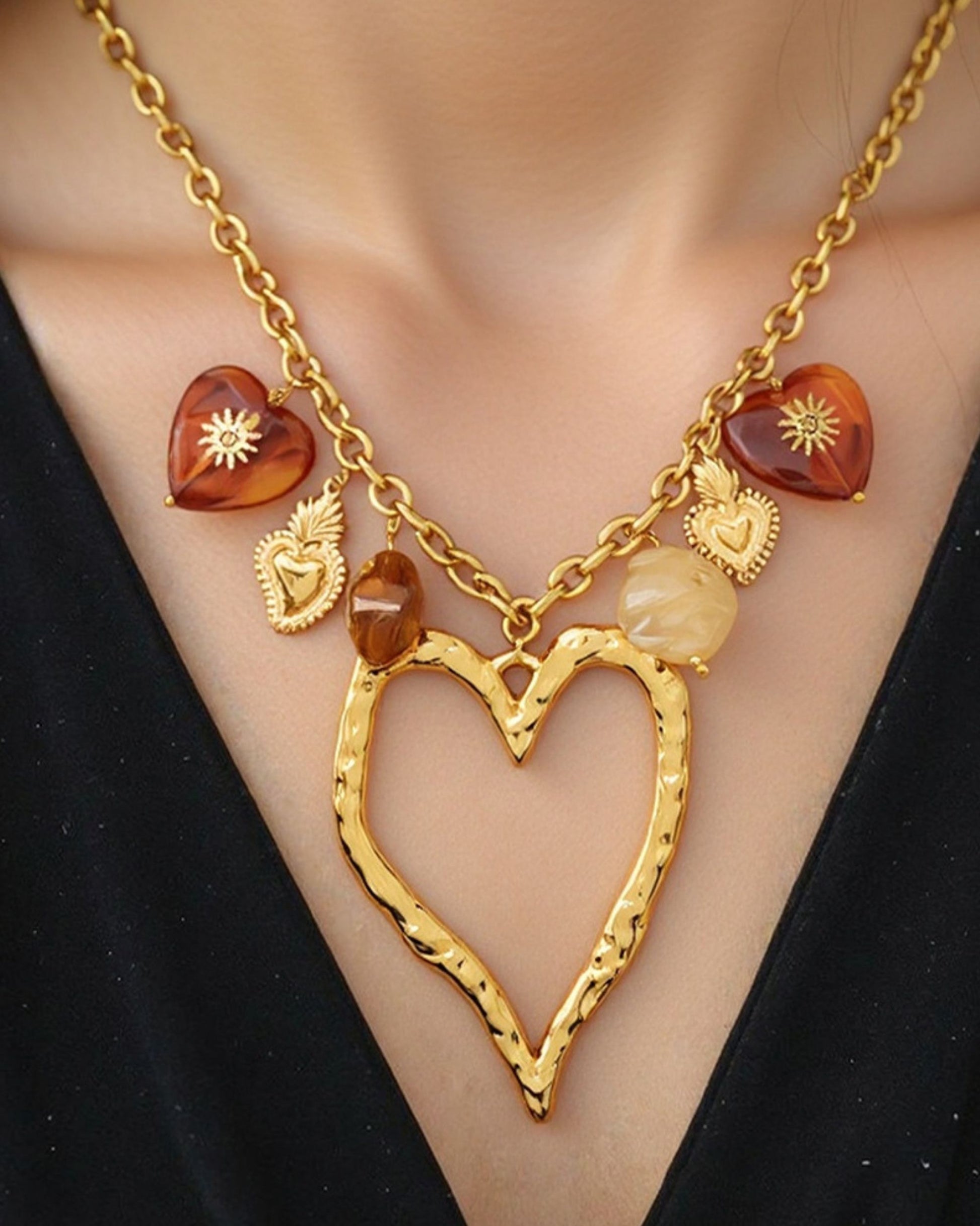 Gold_Notting_Heart_Necklace_4