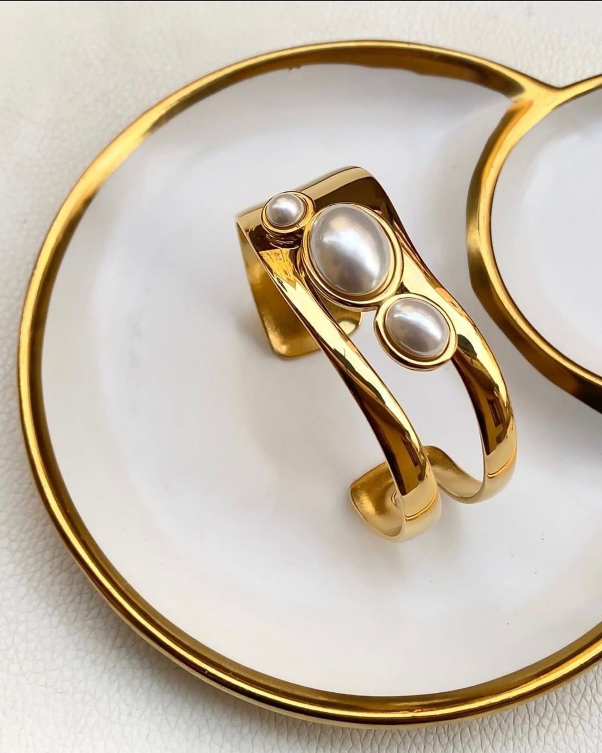 Gold_Oracle_Pearl_Cuff_Bangle_3