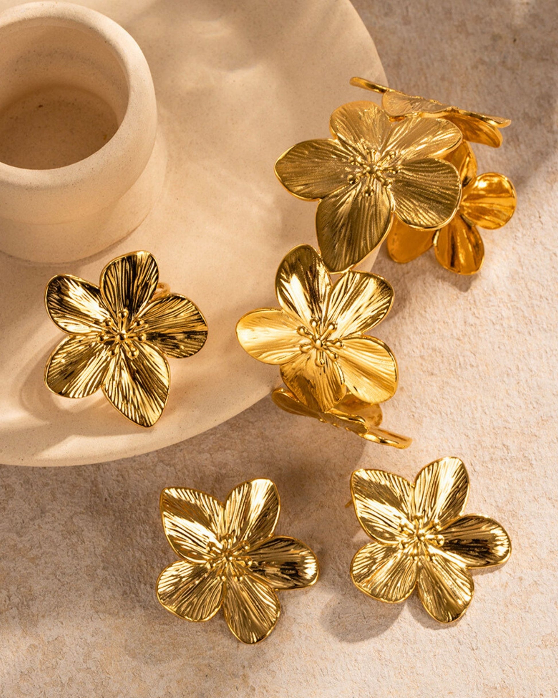 Gold_Petal_Dream_Bangle_8