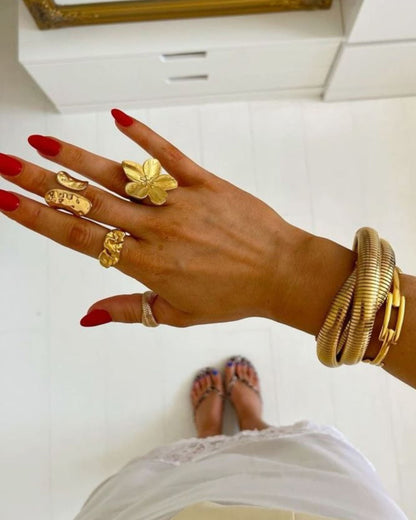 Gold_Petal_Murmur_Ring_3
