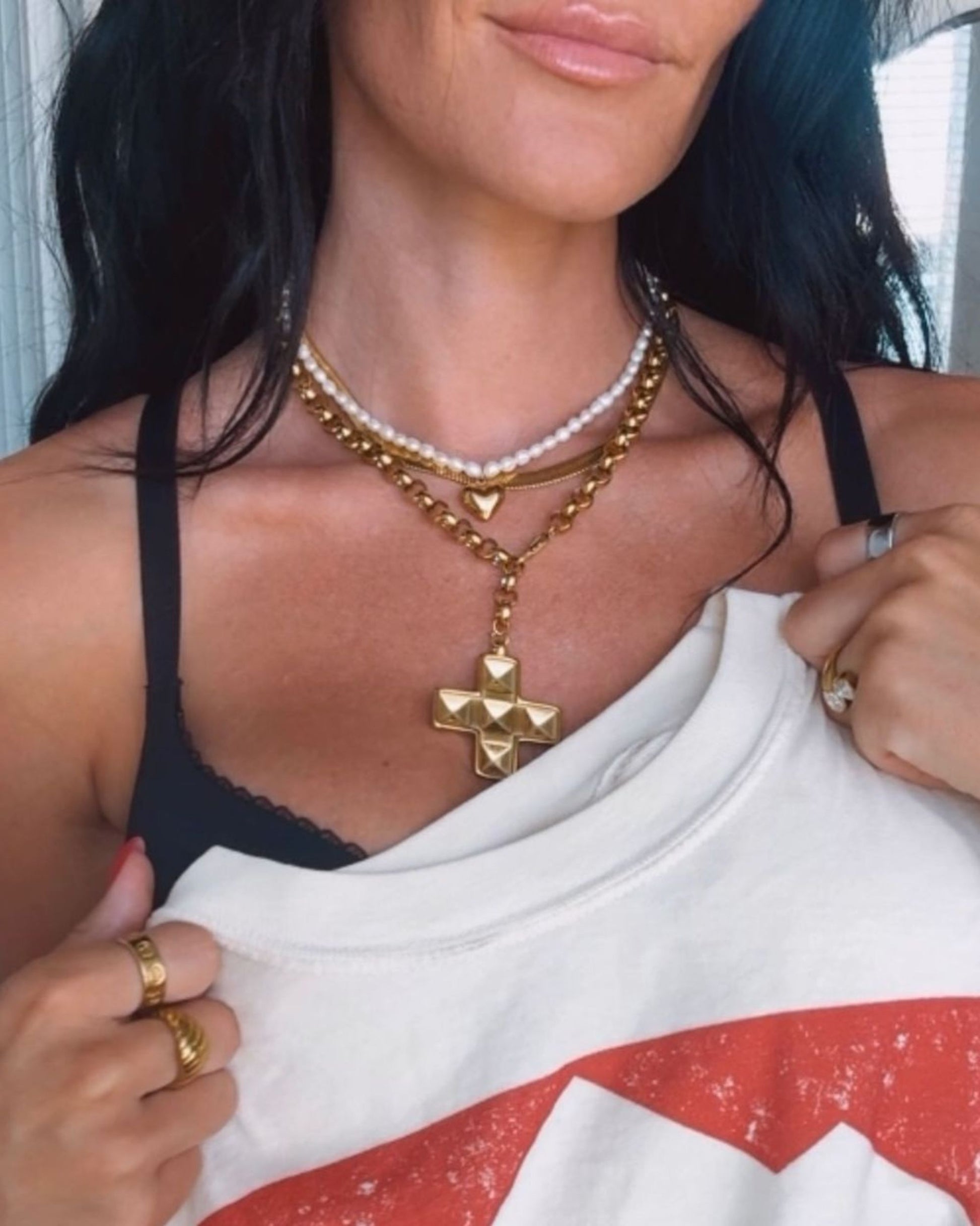 Gold_Ripple_Cross_Necklace_27