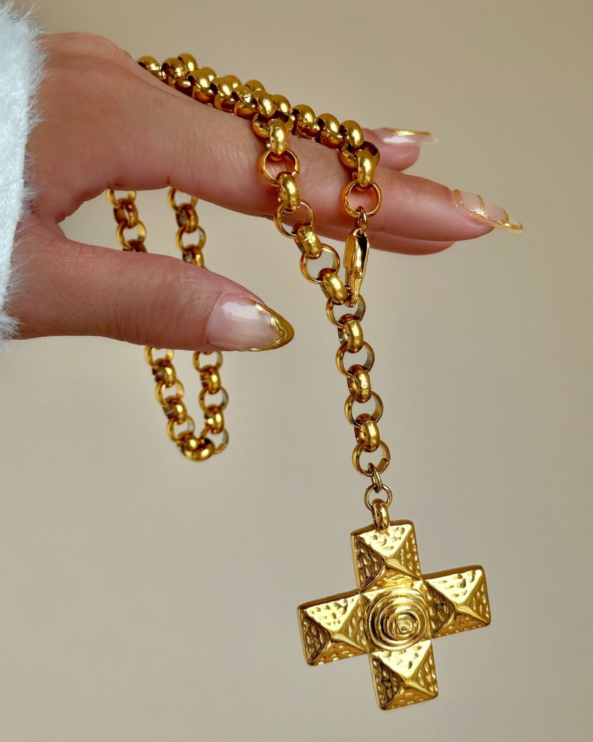 Gold_Ripple_Cross_Necklace_3