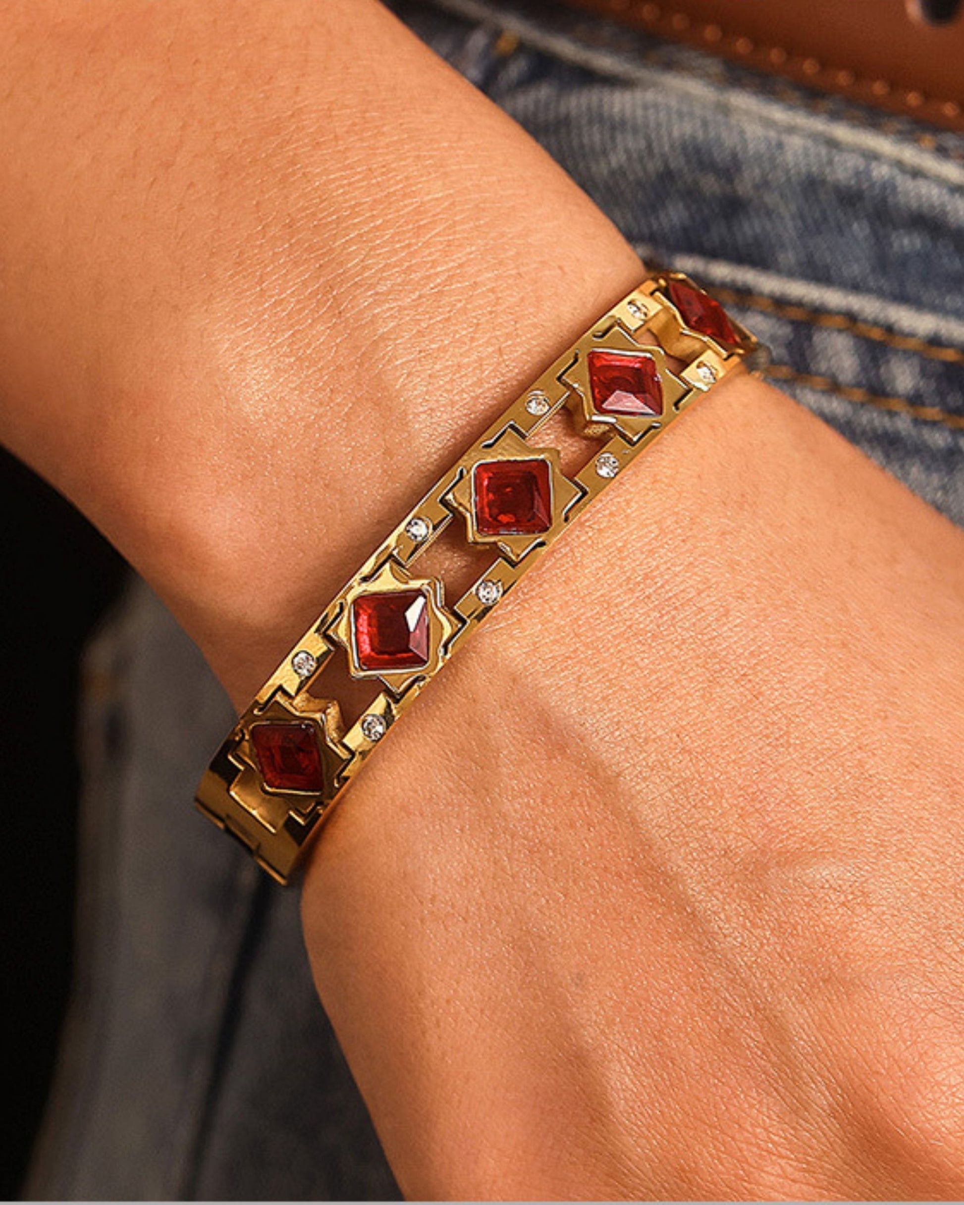 Gold_Scarlett_Flame_Bangle_3