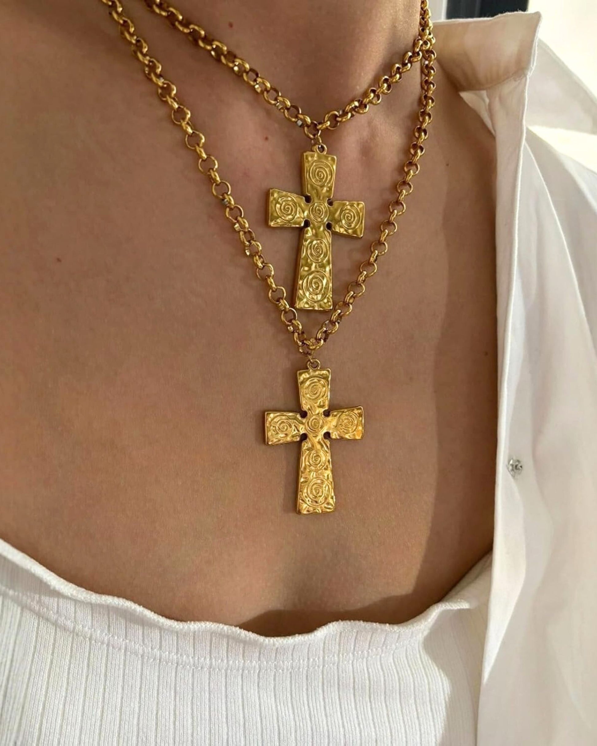 Gold_Shell_Cross_Pendant_Necklace_6