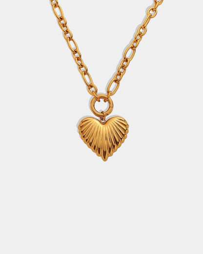 Gold_Shell_Heart_Necklace_1