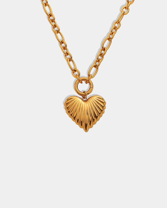 Gold_Shell_Heart_Necklace_1
