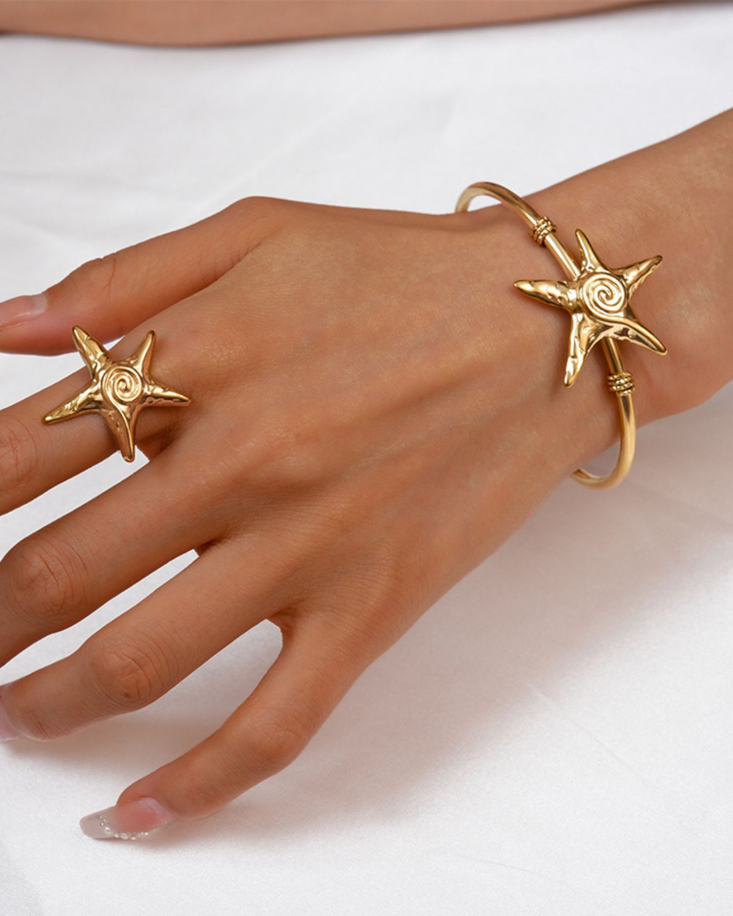 Gold_Starfell_Numa_Bangle_6