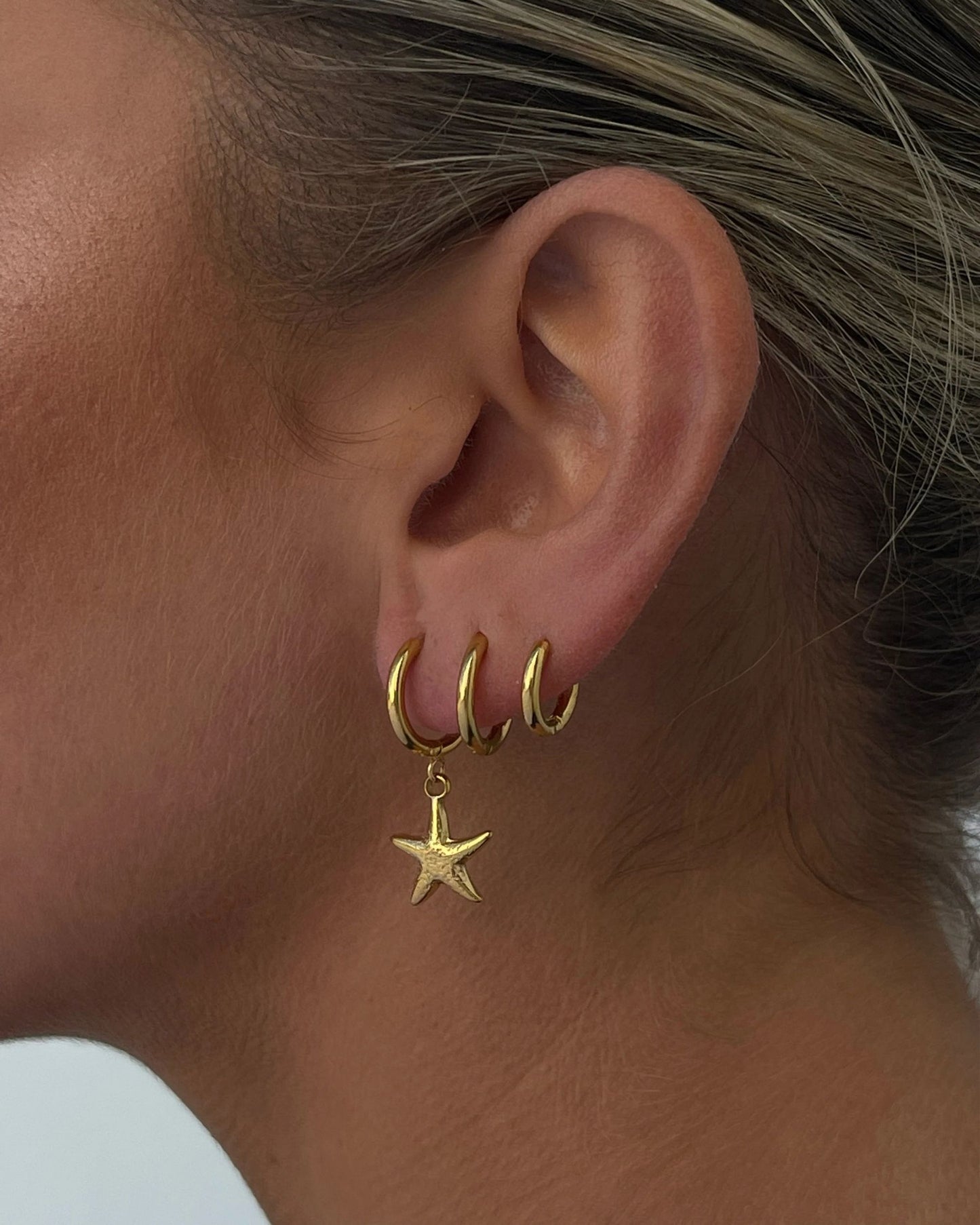 Gold_Starfish_Hoop_Earrings_6