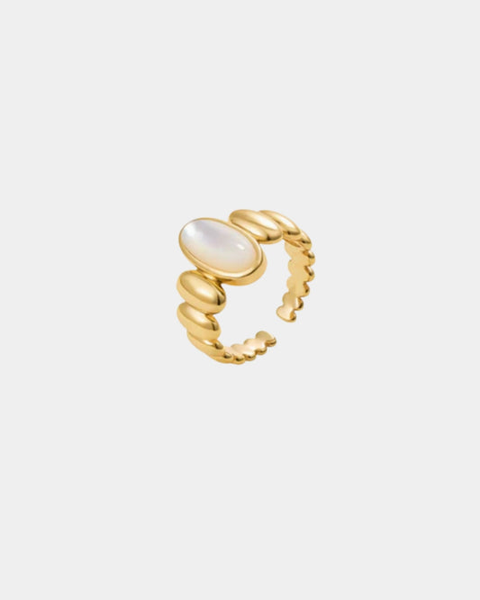 Gold_Victoria_Shell_Ring_1
