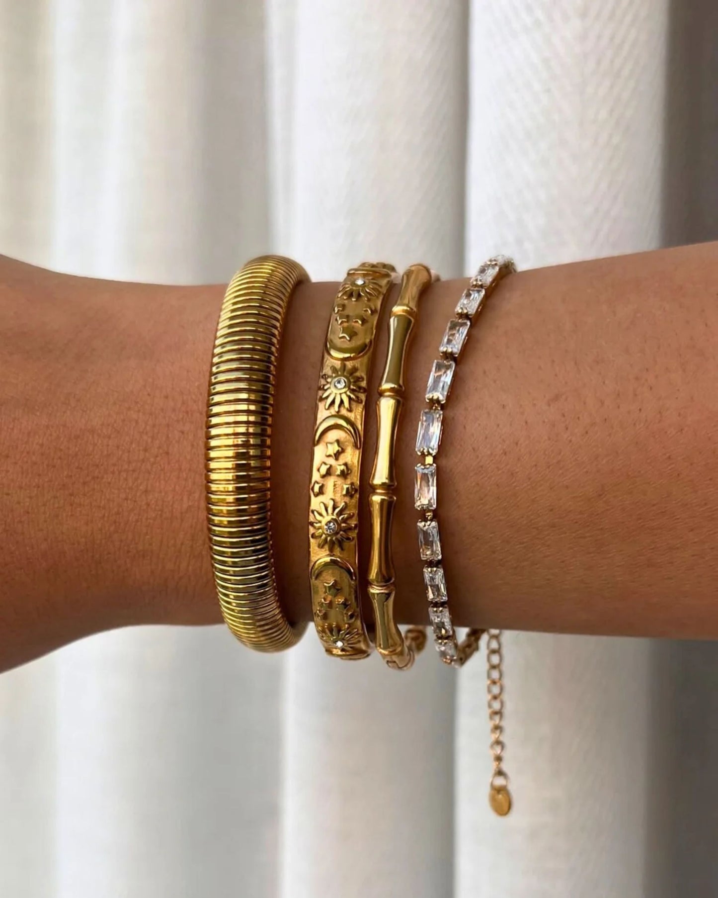 Gold_Vintage_Grace_Bracelet_Bangle_Set_4
