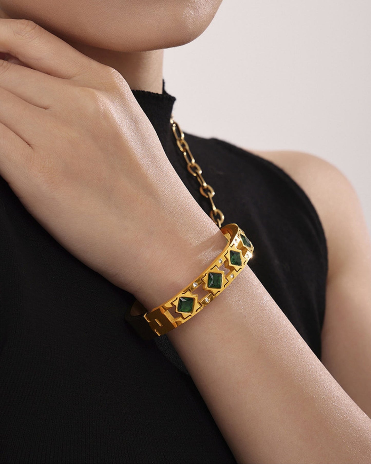 Gold_Viridian_Flame_Bangle_3