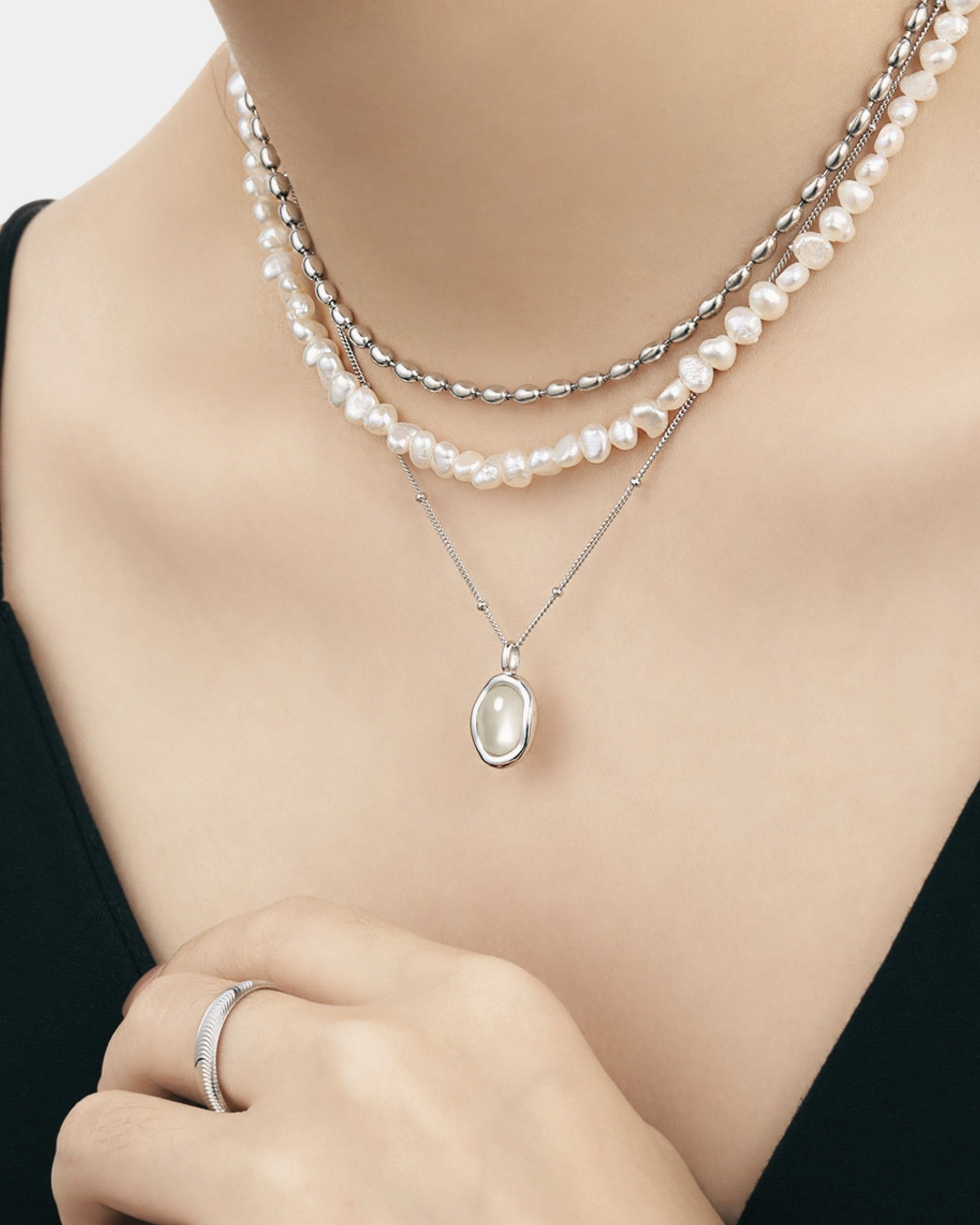 Silver_Crescent_Moon_Necklace_4