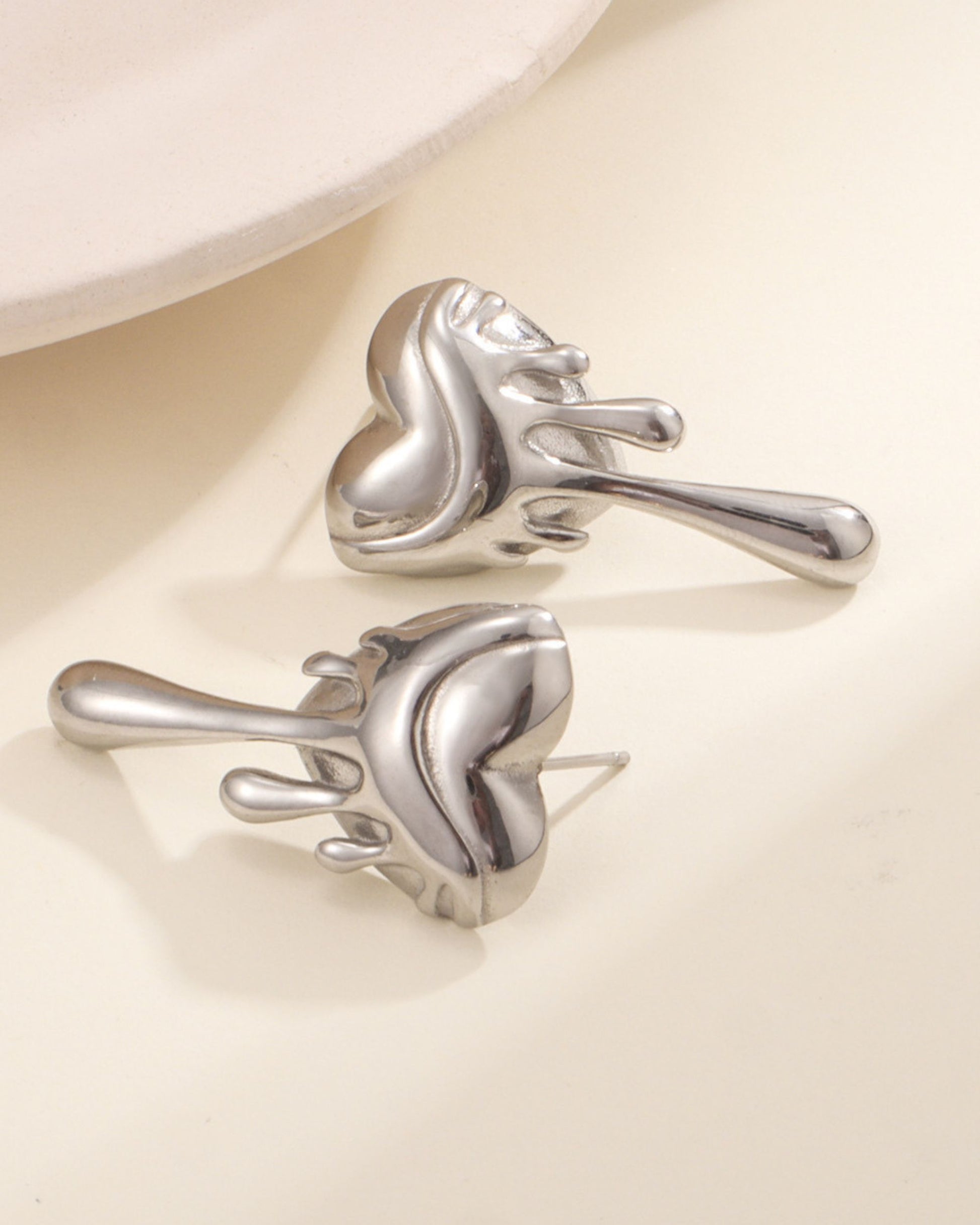 Silver_Dripping_Heart_Stud_Earrings_3