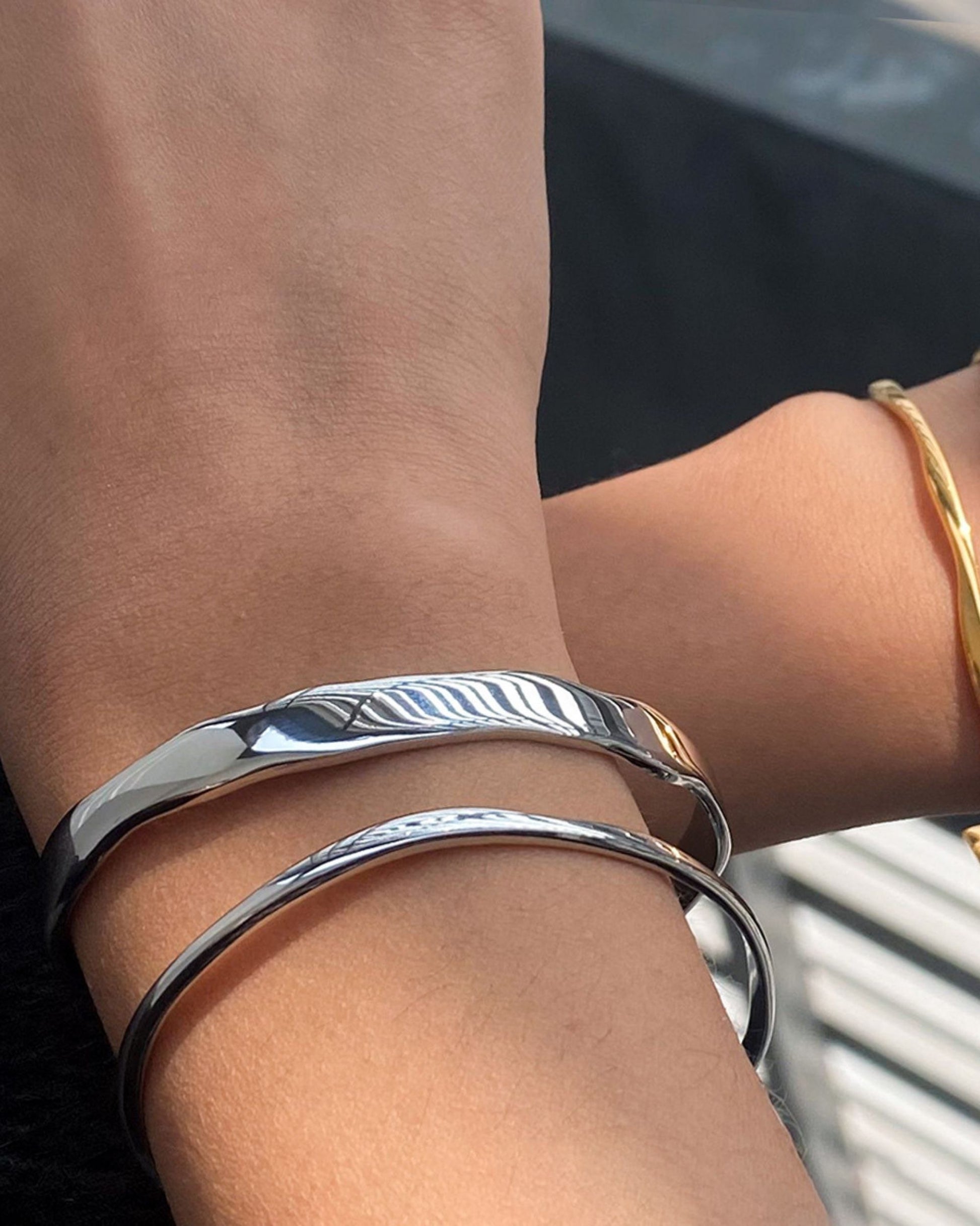 Silver_Nora_Flow_Bangle_4