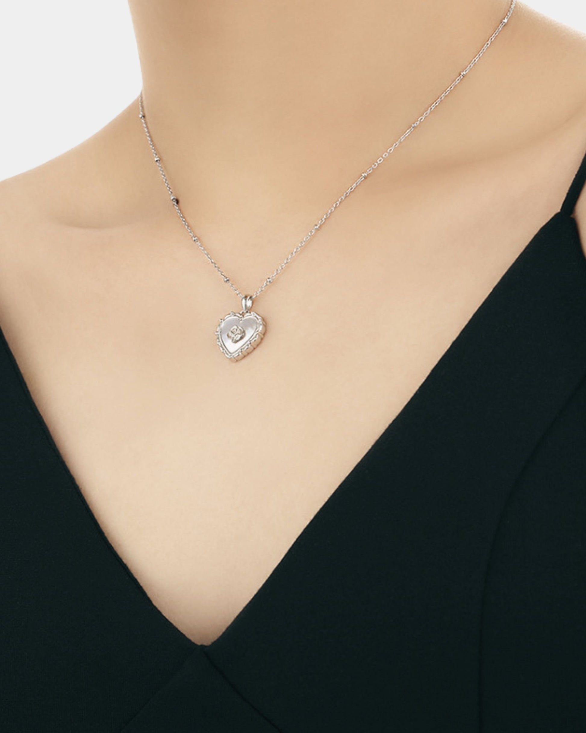 Silver_Rose_Heart_Necklace_3