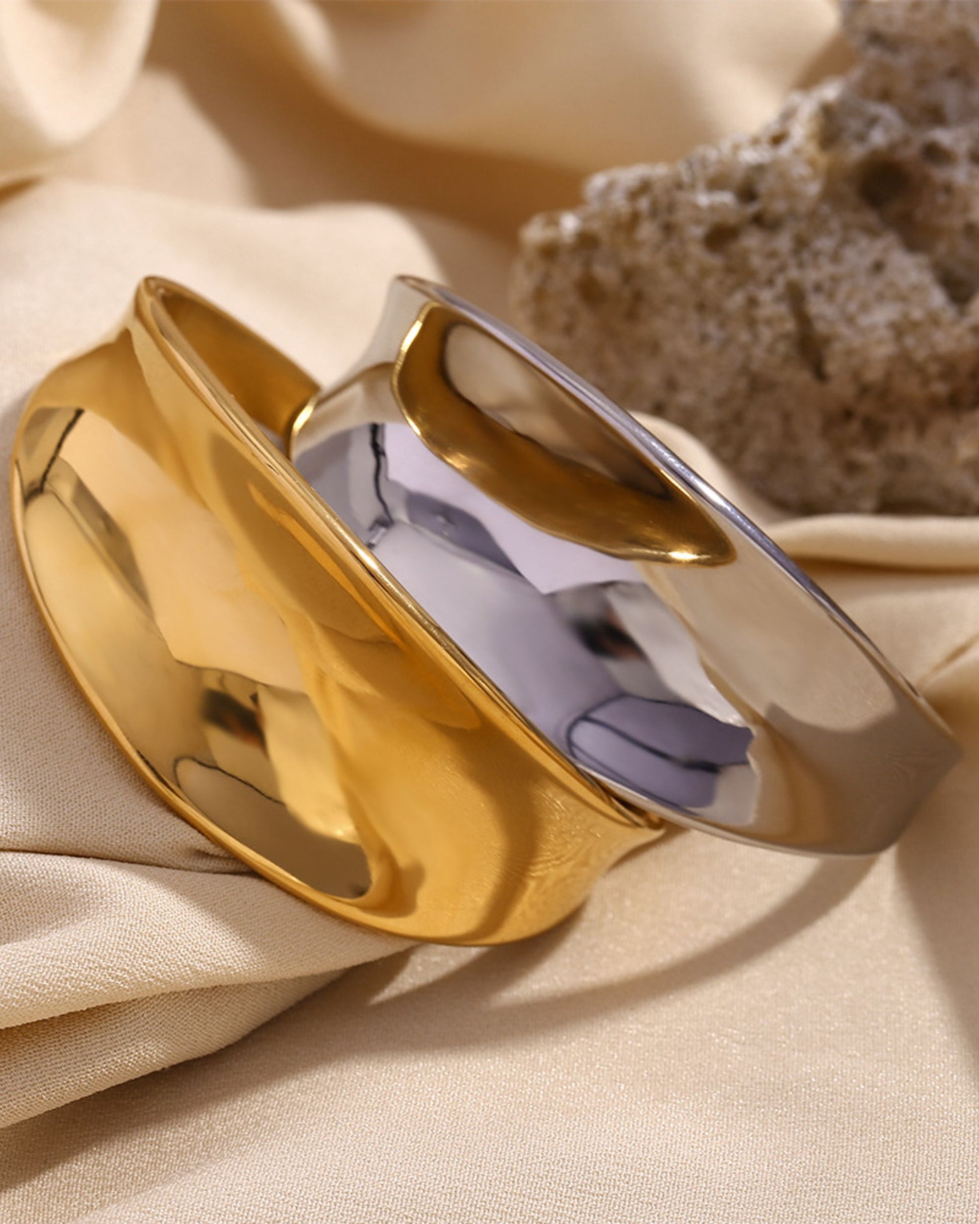 Siver_Solace_Arc_Bangle_4